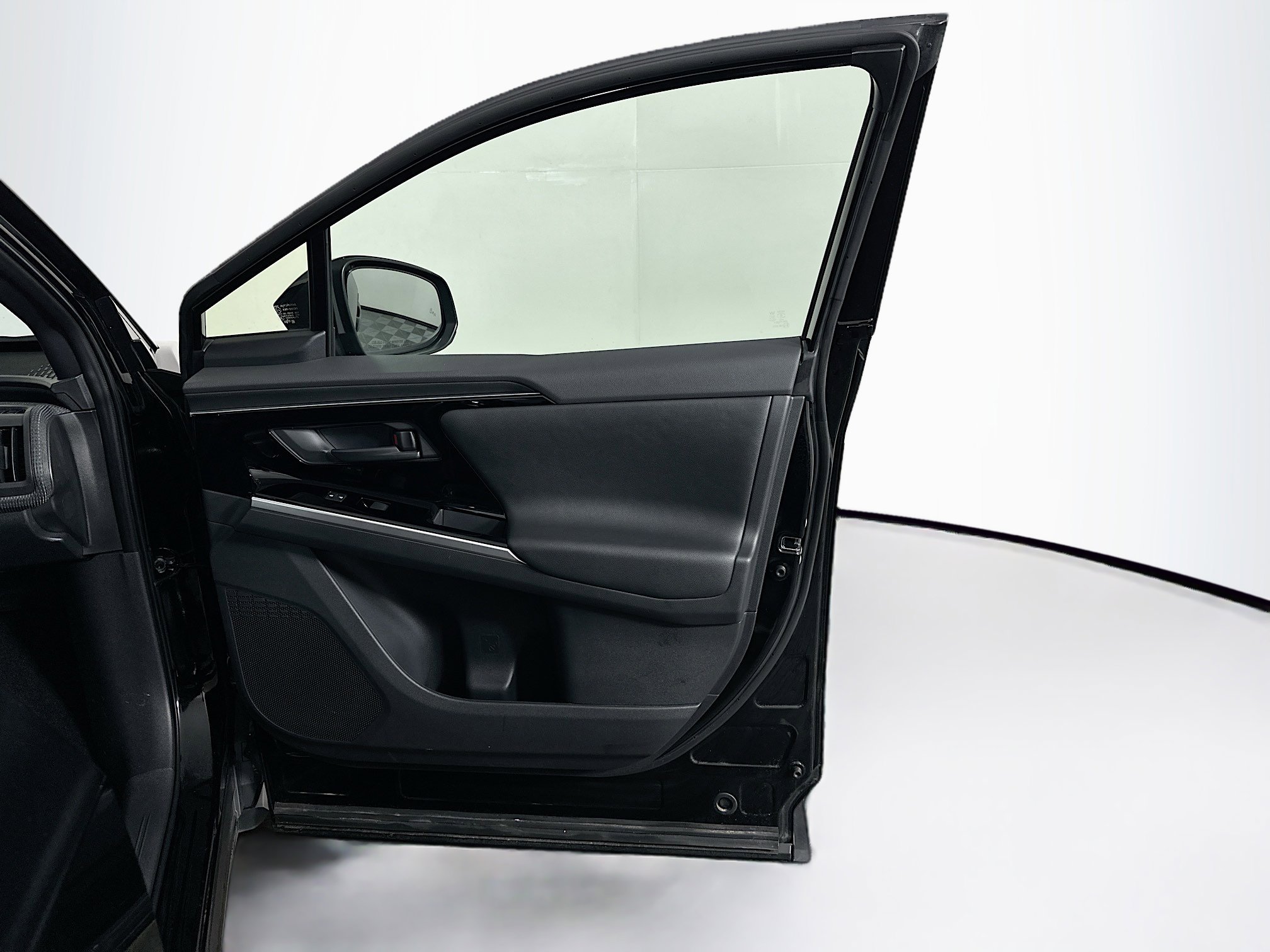 Used 2025 Toyota bZ4X AWD w/ Weather Package image 33