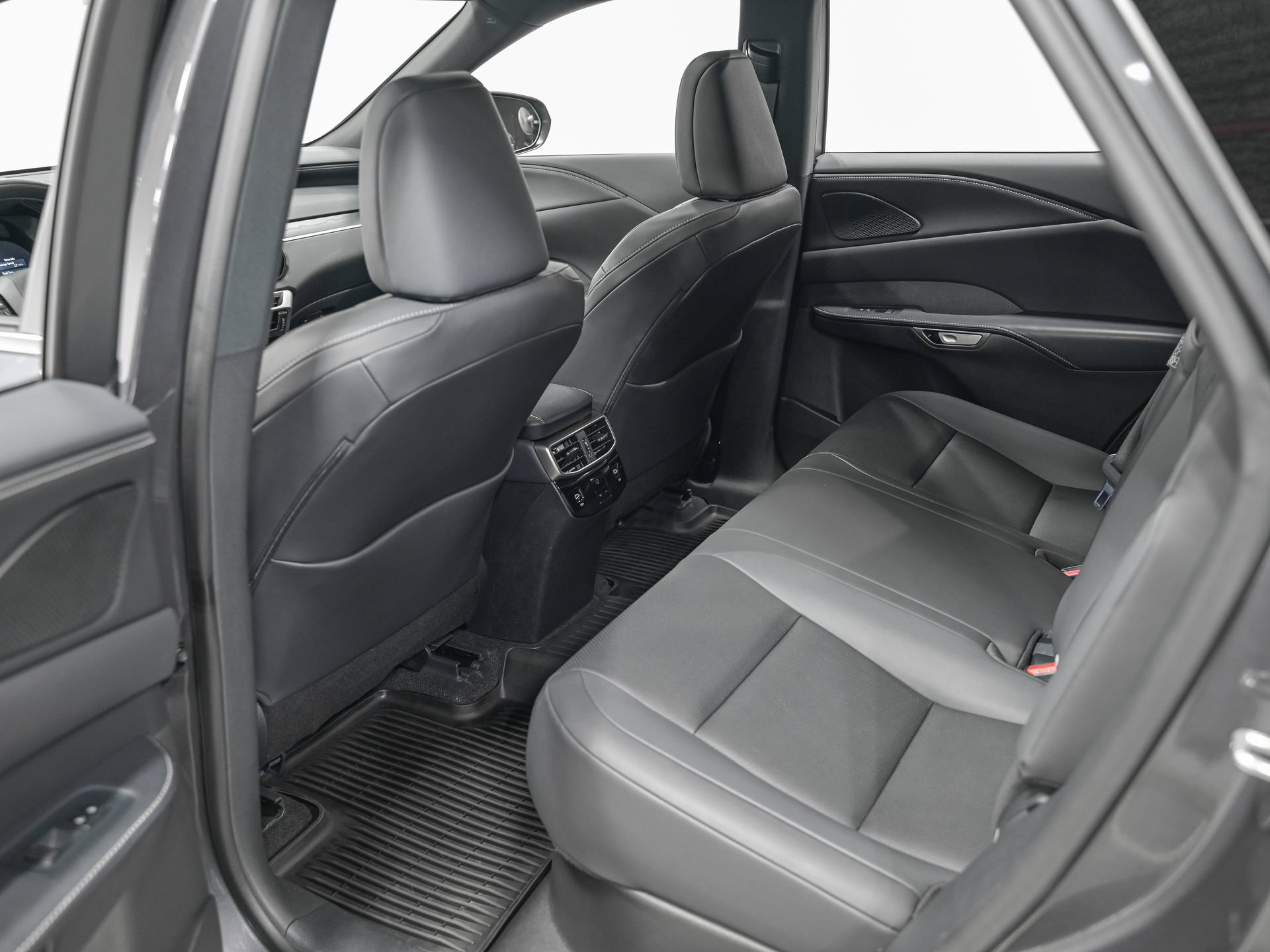 Used 2025 Lexus RX 350 Premium w/ Accessory Package AWD/4WD image 27