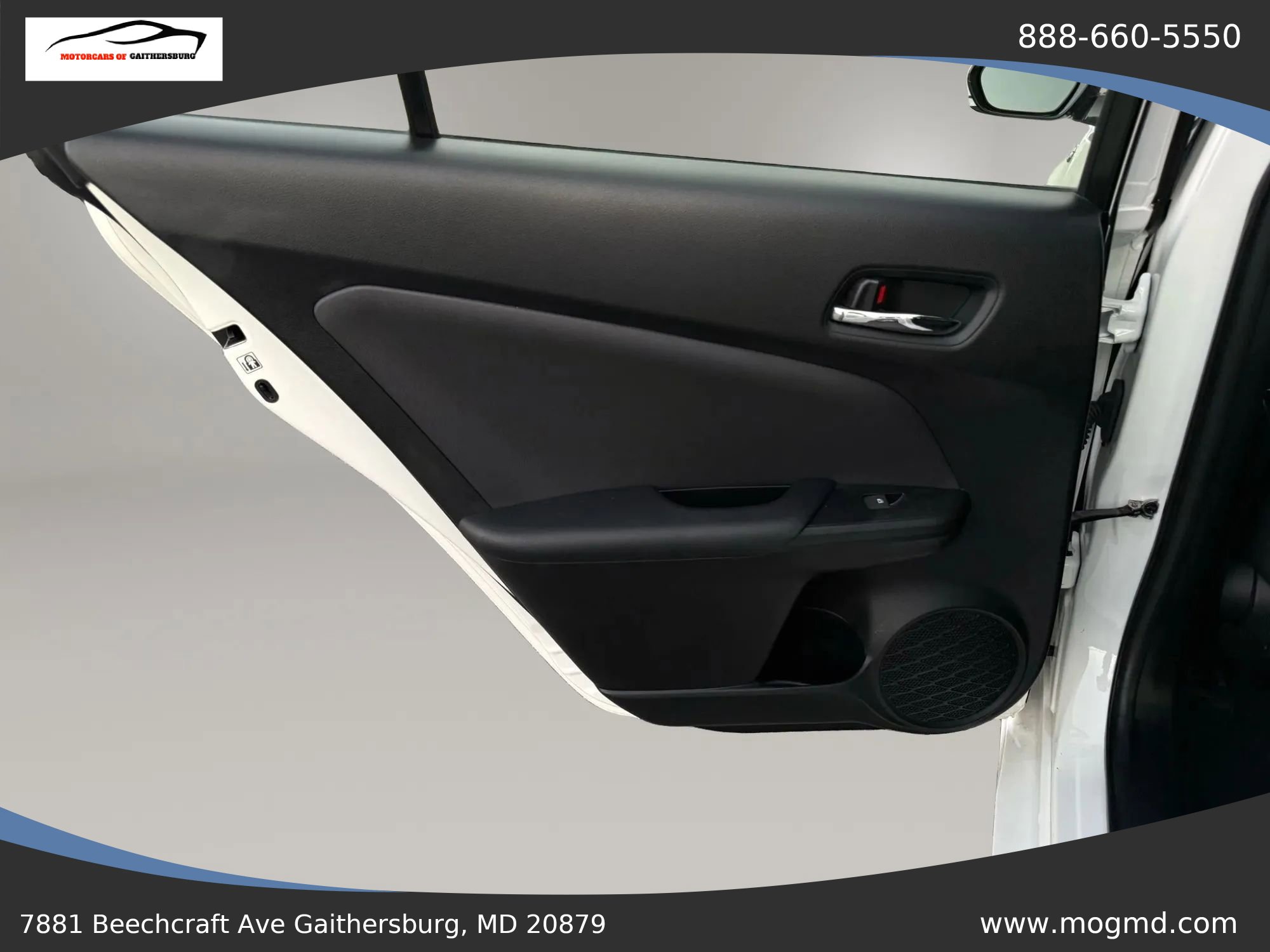 Used 2018 Toyota Prius Prime Plus w/ Carpet Mat Package image 22