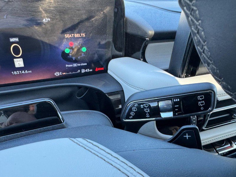 Certified 2025 Lincoln Aviator Reserve w/ Equipment Group 201A image 19