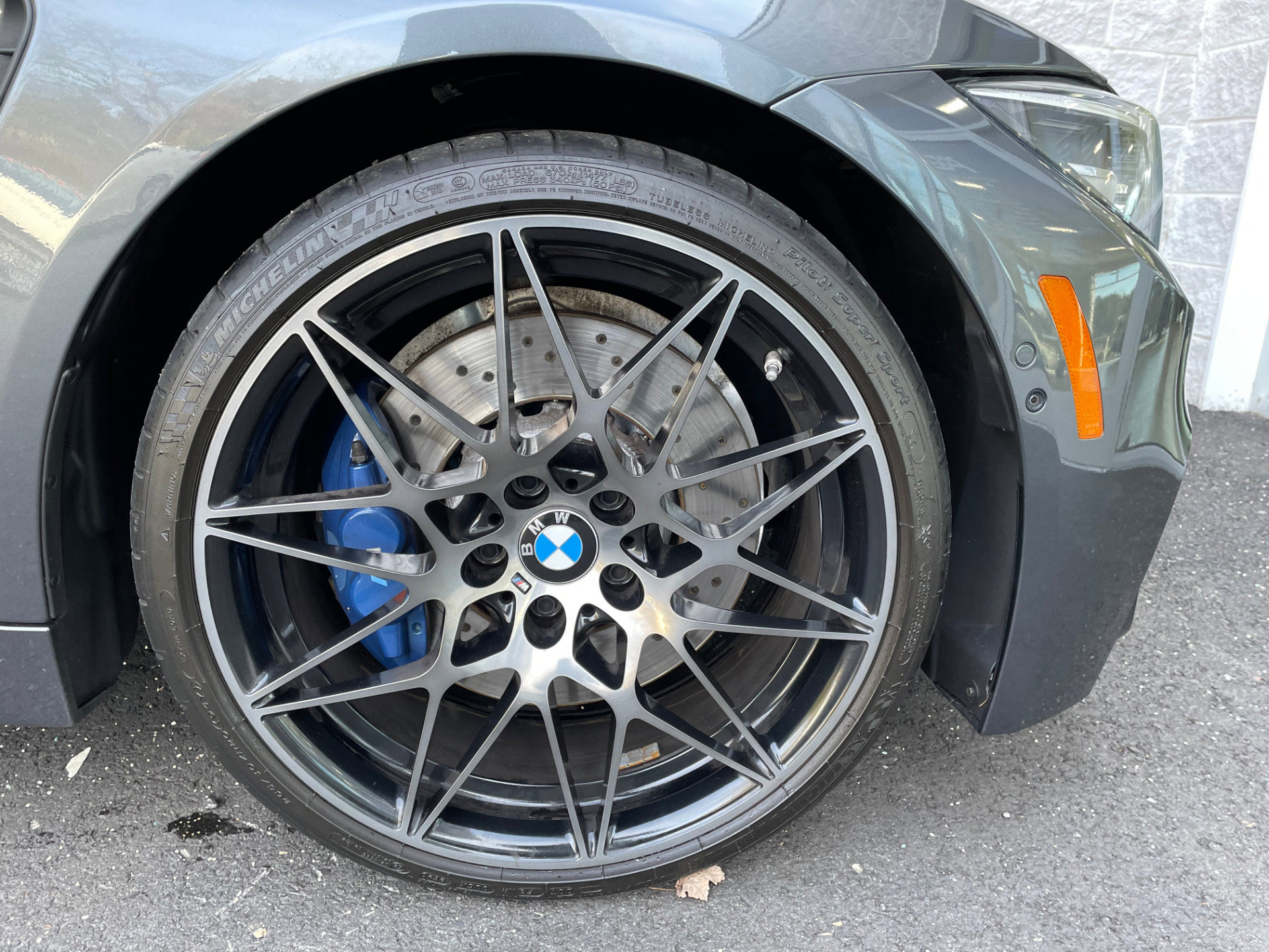 Used 2018 BMW M4 Convertible RWD image 40