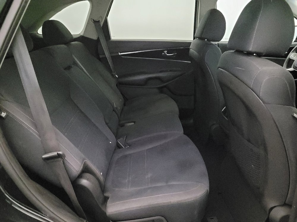 Used 2019 Kia Sorento AWD image 19