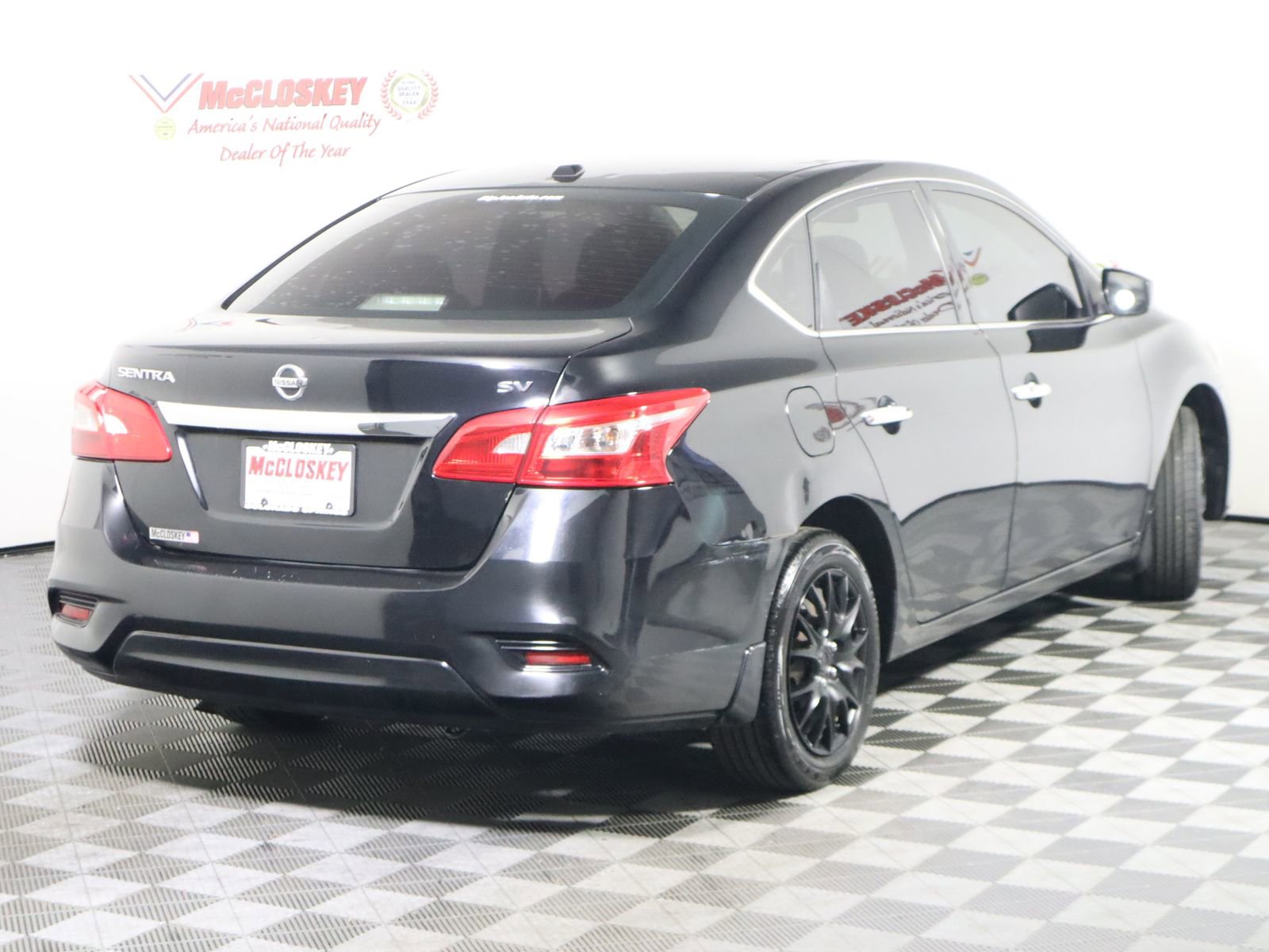 Used 2017 Nissan Sentra SV w/ Driver's Assist Package FWD image 5