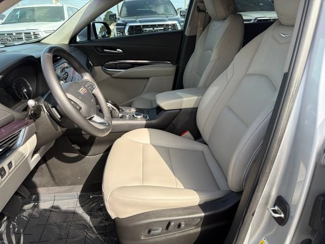 Used 2021 Cadillac XT4 Luxury FWD image 16