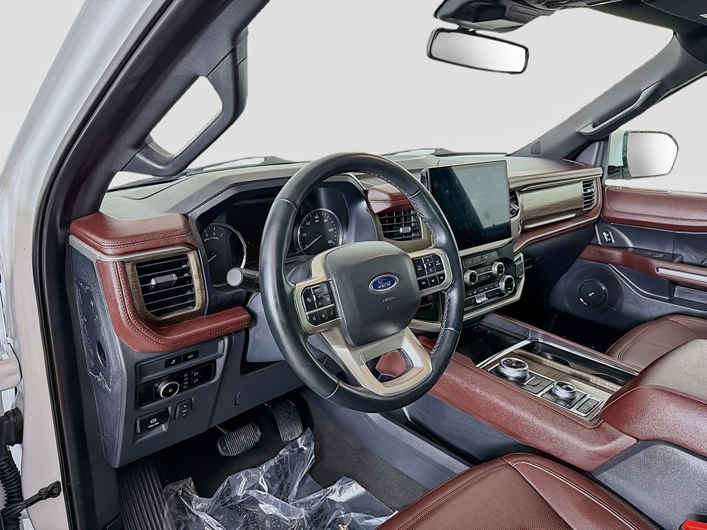 Used 2024 Ford Expedition Limited image 24