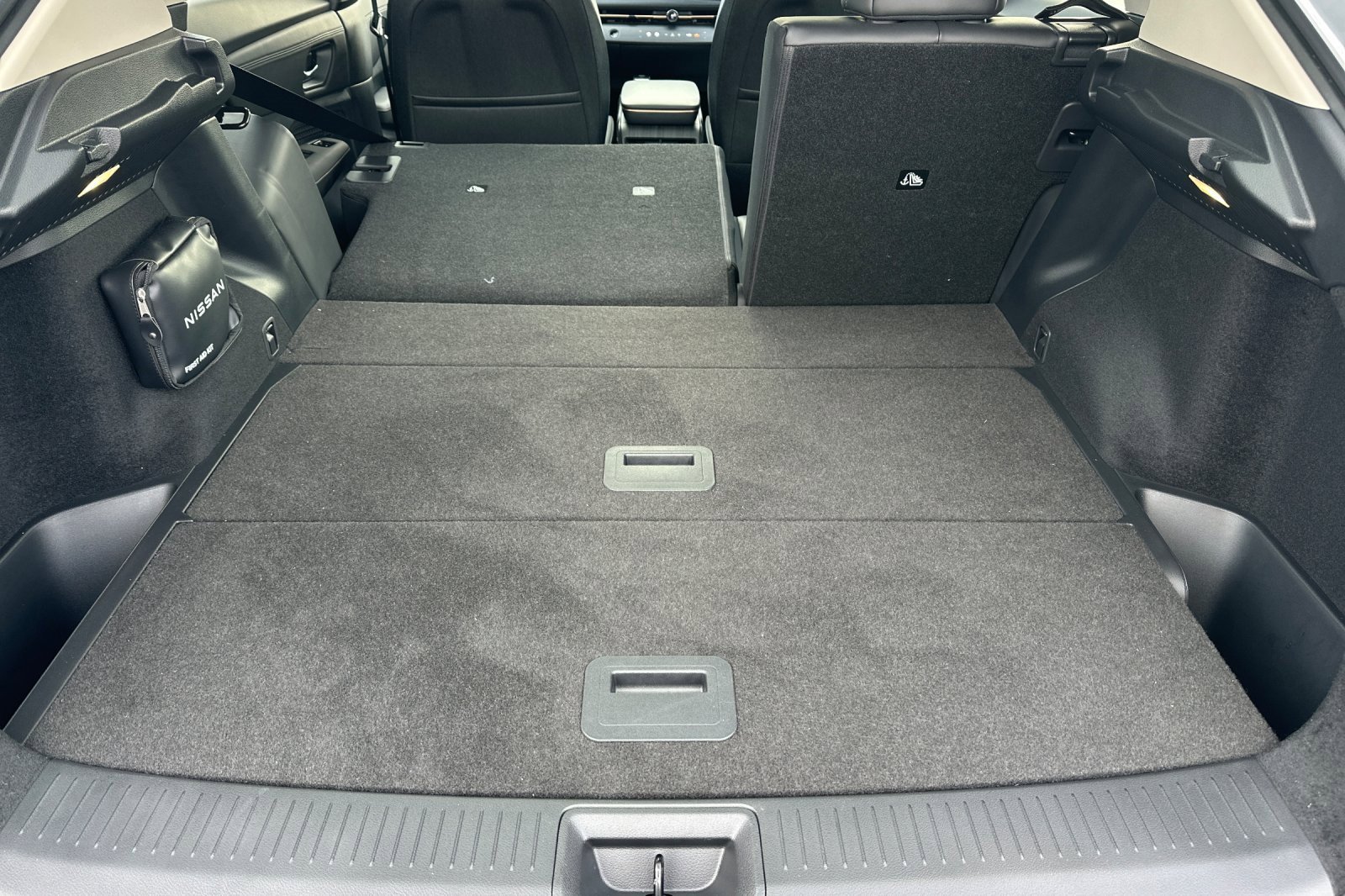 Certified 2024 Nissan Ariya FWD image 17