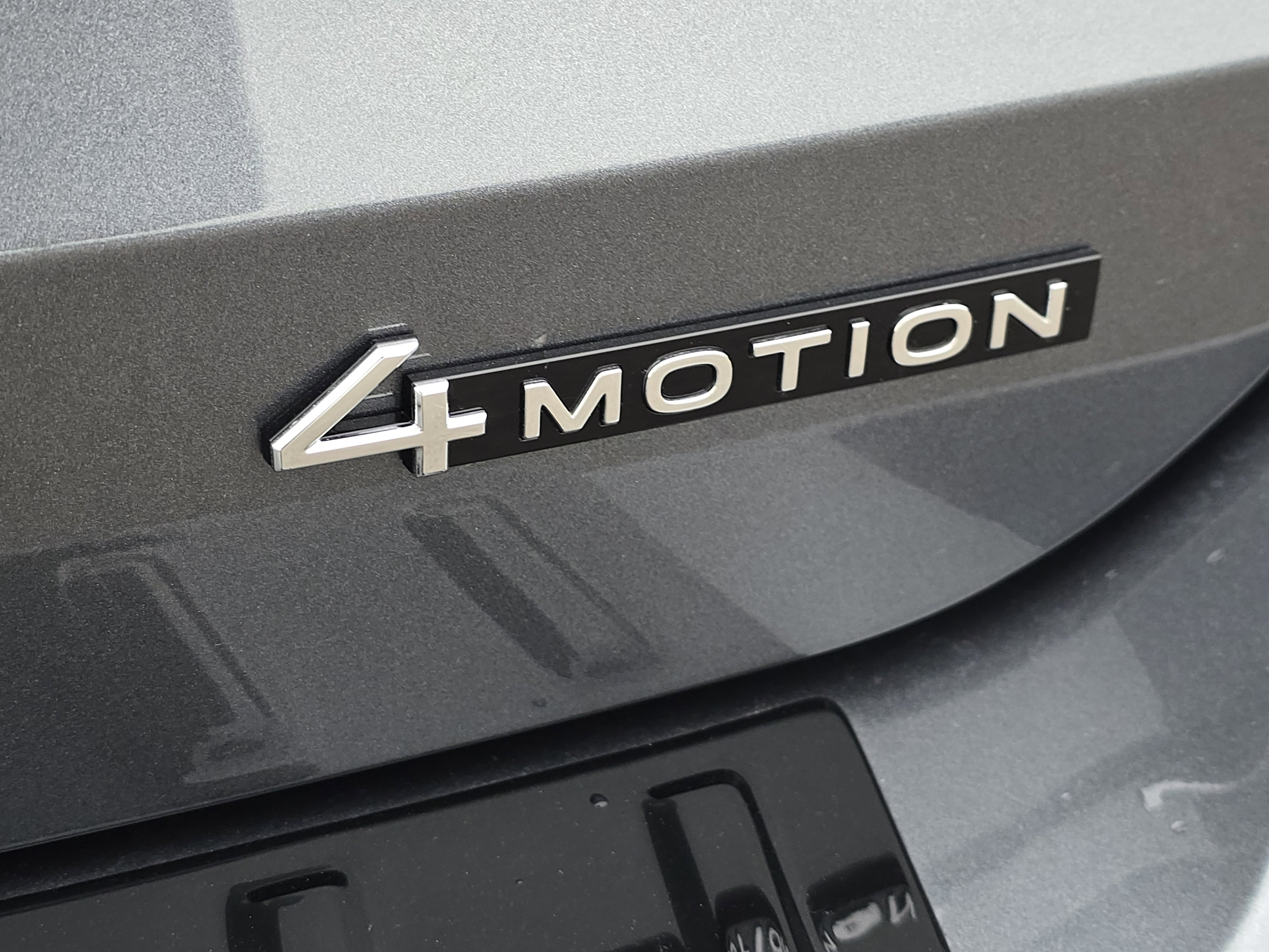 New 2025 Volkswagen Taos SEL image 17