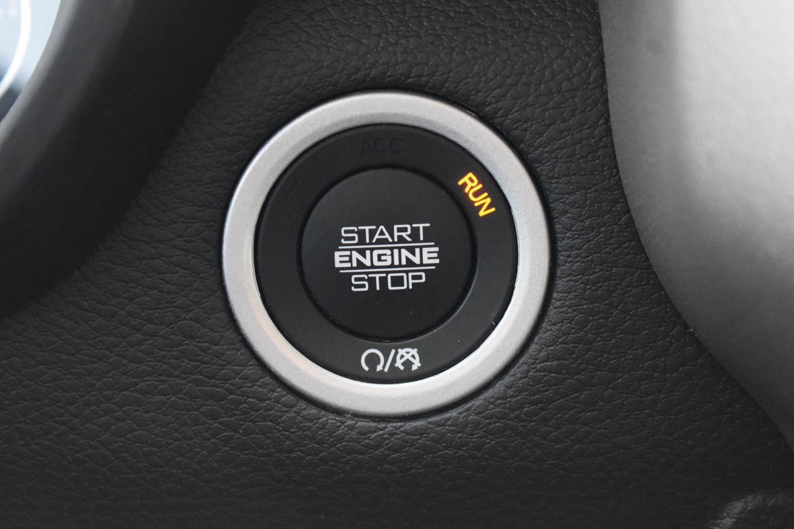 Used 2022 RAM 1500 Laramie AWD/4WD image 5