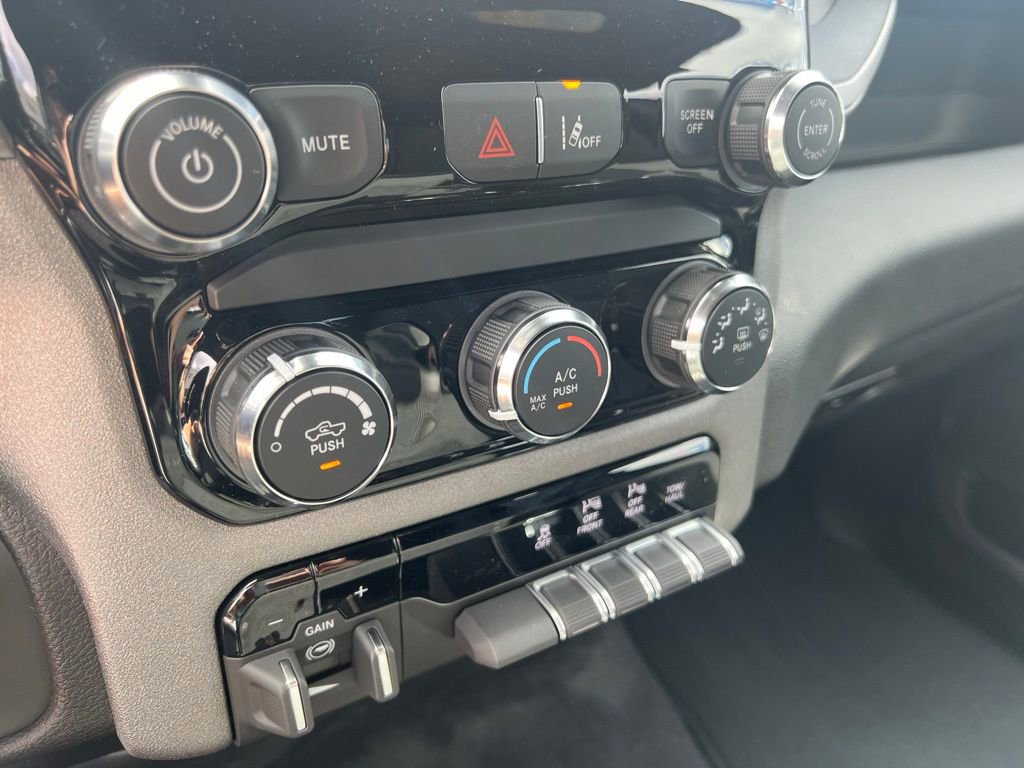 Used 2025 RAM 1500 Tradesman image 27