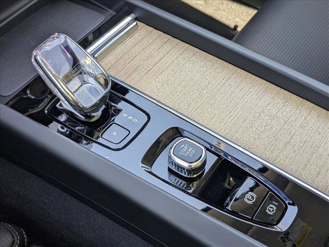 New 2026 Volvo XC60 B5 Ultra w/ Climate Package image 12