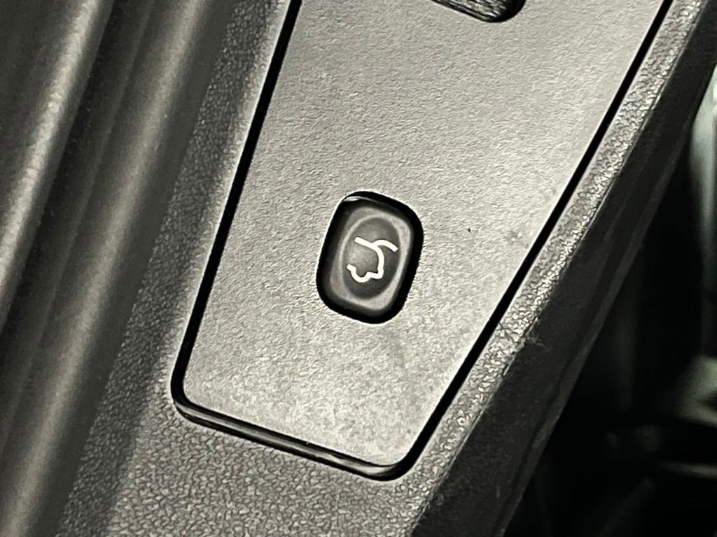 Used 2017 Dodge Grand Caravan SXT w/ Driver Convenience Group FWD image 31