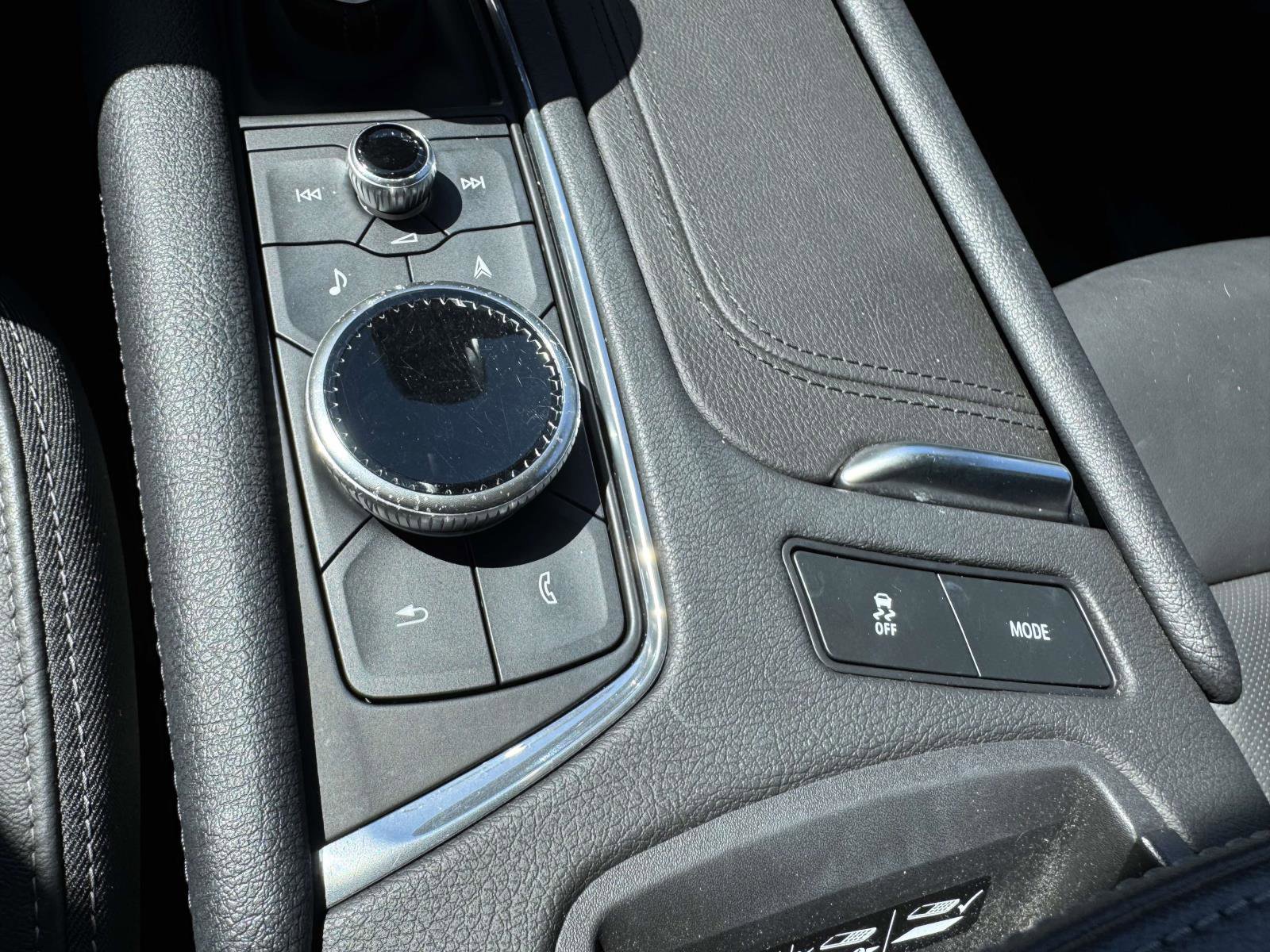 Certified 2023 Cadillac XT6 Premium Luxury AWD/4WD image 17