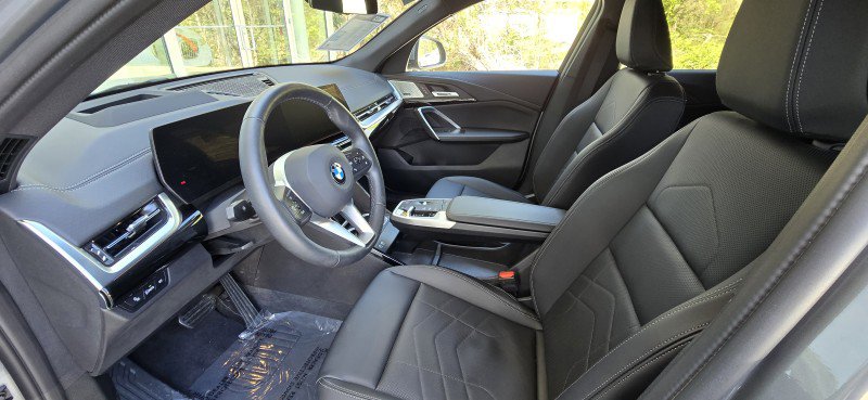Certified 2025 BMW X2 xDrive28i w/ Premium Package image 18