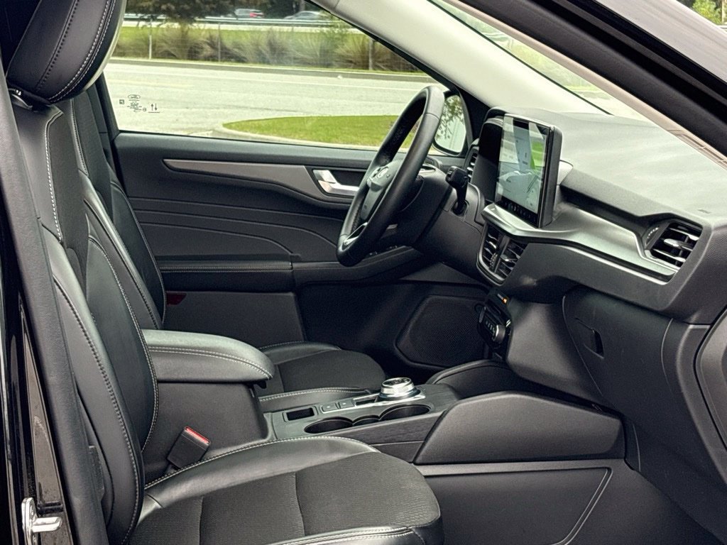 Used 2025 Ford Escape SE FWD image 13