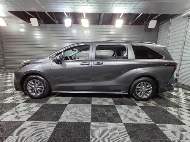 Used 2023 Toyota Sienna LE image 8