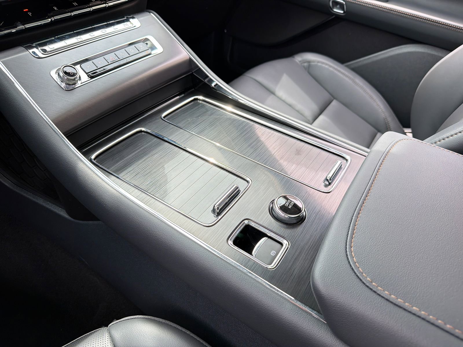 New 2026 Lincoln Aviator AWD image 33