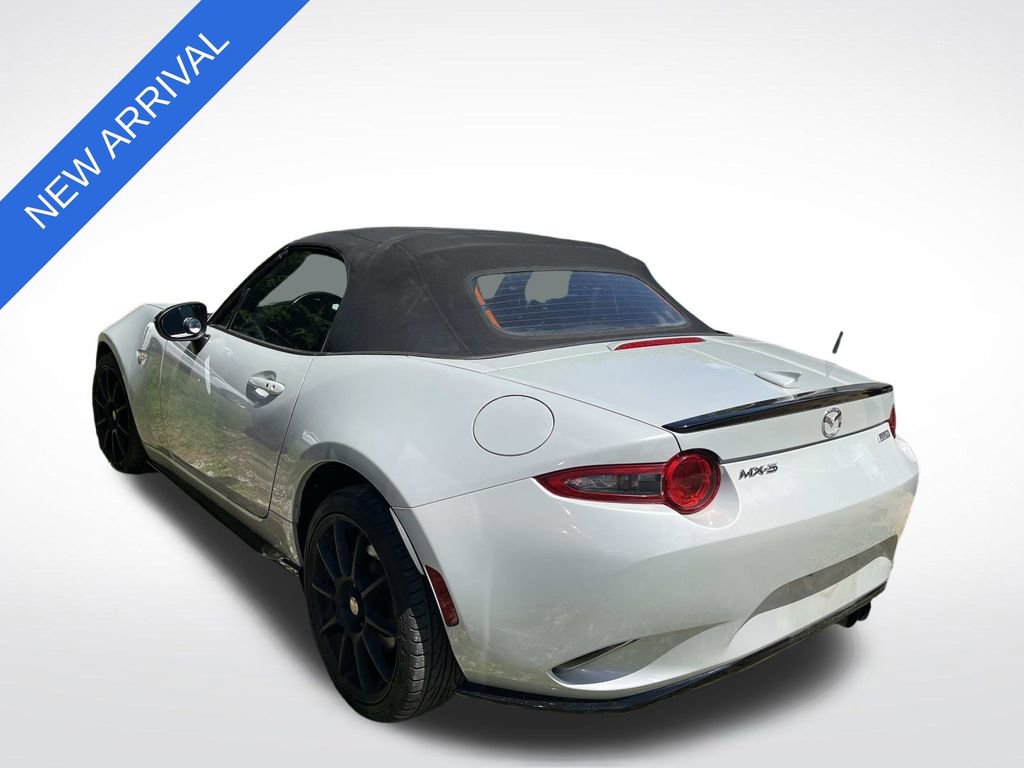Used 2016 MAZDA MX-5 Miata Club w/ Brembo/BBS Package RWD image 4