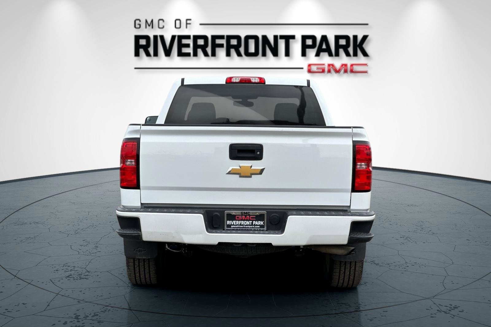 Used 2018 Chevrolet Silverado 1500 Custom w/ Custom Convenience Package image 4