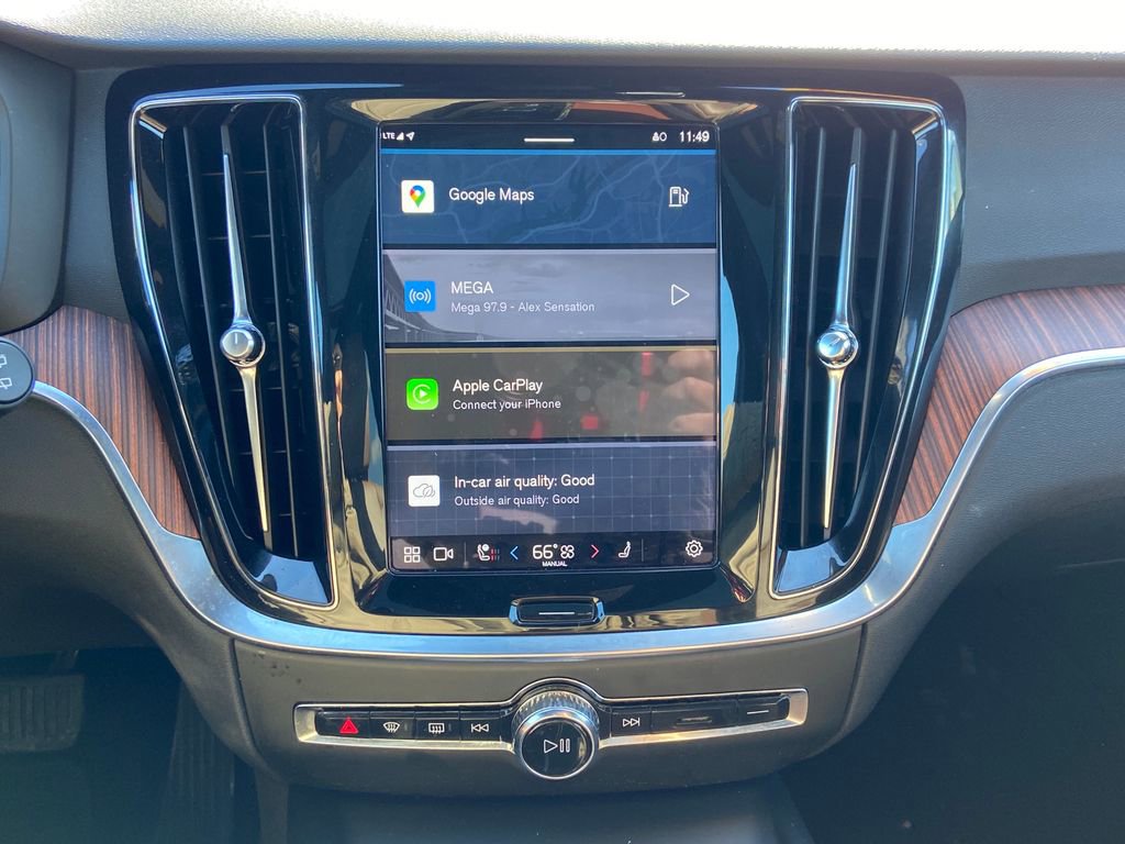 Used 2025 Volvo V60 B5 Cross Country Plus image 18