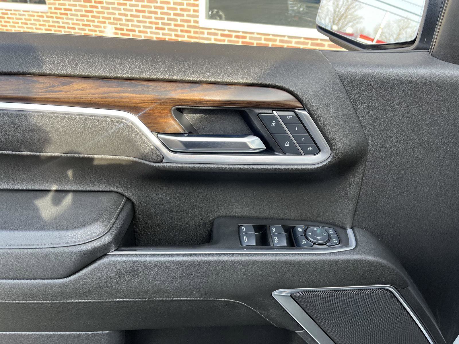 Used 2025 GMC Sierra 1500 SLT image 23