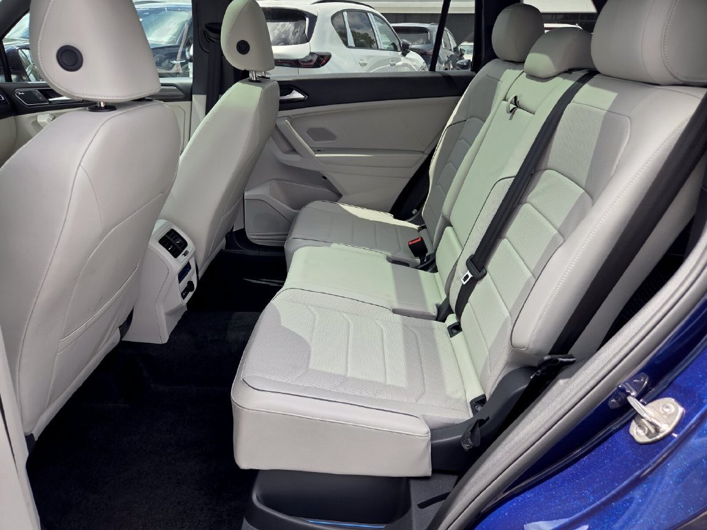 Used 2024 Volkswagen Tiguan SEL R-Line AWD/4WD image 6