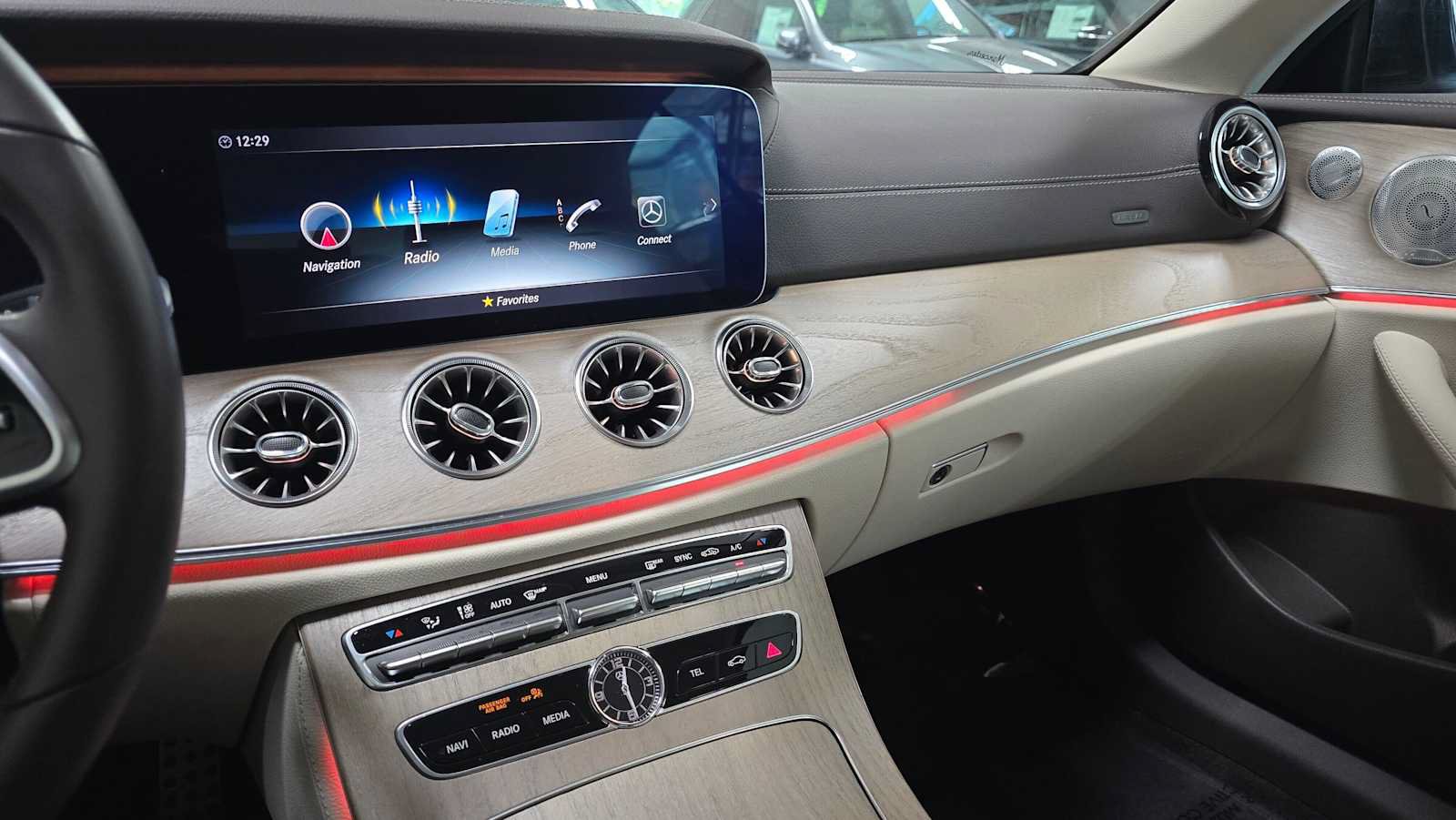 Used 2020 Mercedes-Benz E 450 4MATIC Cabriolet image 32