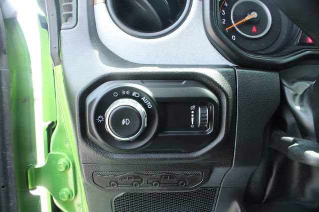 Used 2025 Jeep Wrangler Sport AWD/4WD image 14