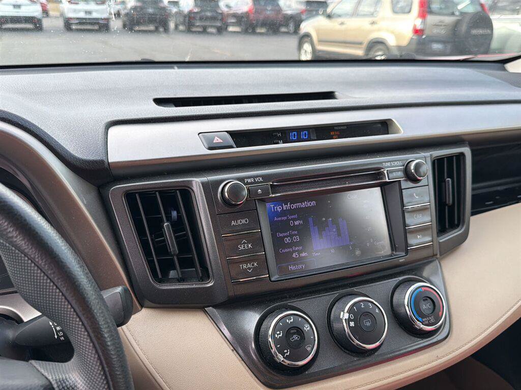 Used 2013 Toyota RAV4 LE AWD/4WD image 18
