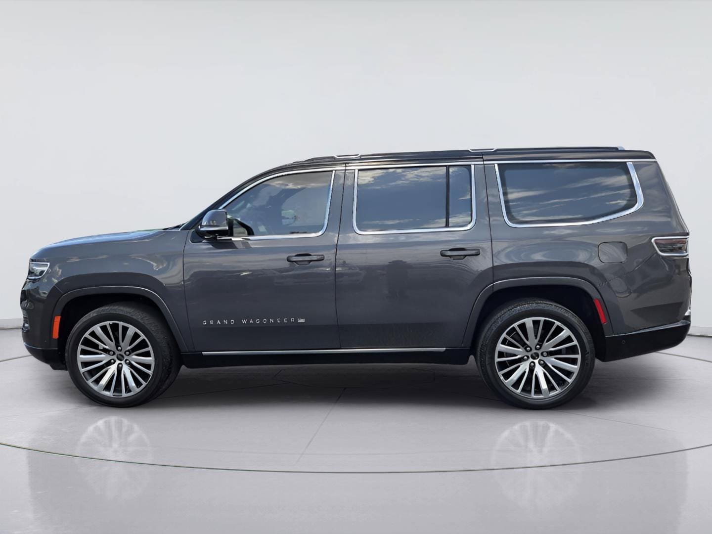 Used 2022 Jeep Grand Wagoneer Series III w/ Flexible Seating Group AWD/4WD image 5