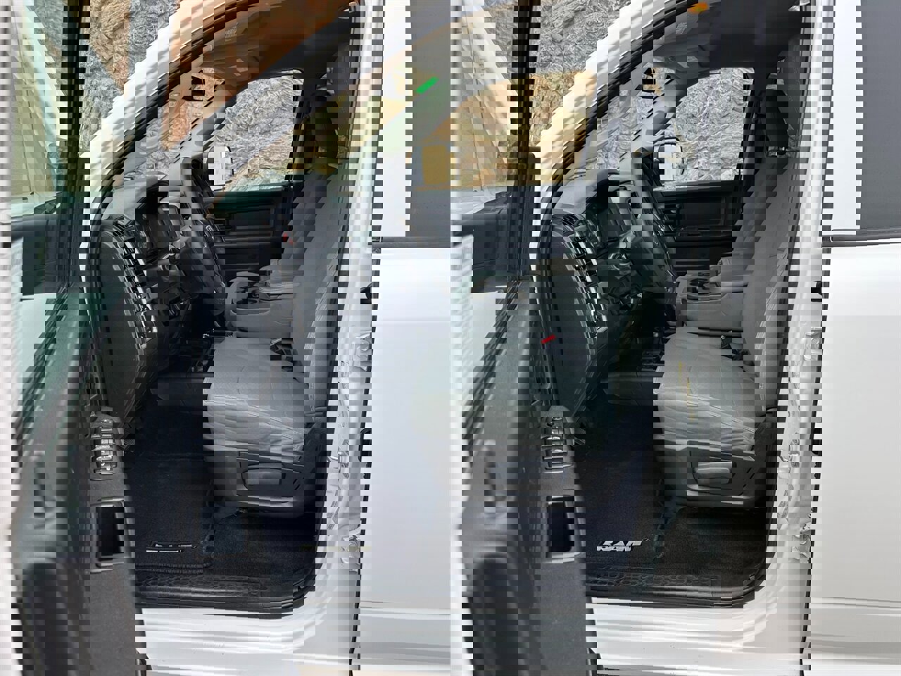 Used 2018 RAM 2500 Tradesman w/ Chrome Appearance Group image 11