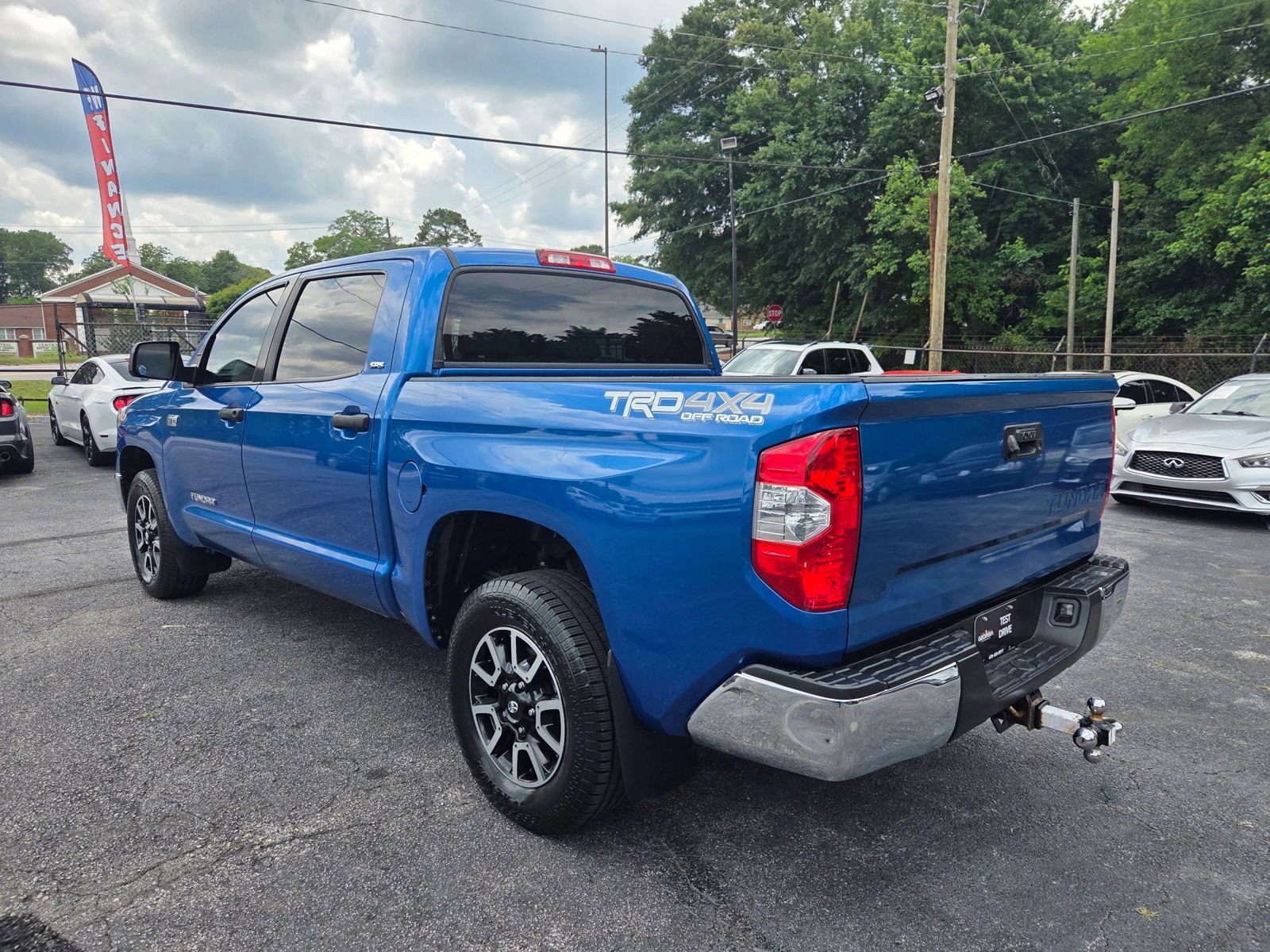 Used 2018 Toyota Tundra SR5 w/ TRD Off Road Package AWD/4WD image 6