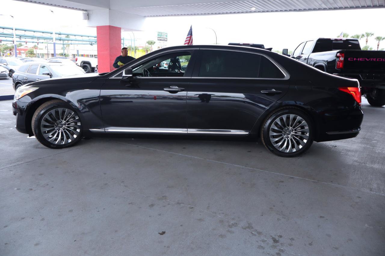 Used 2018 Genesis G90 3.3T Premium RWD image 10