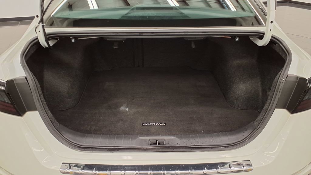 Used 2023 Nissan Altima 2.0 SR image 11