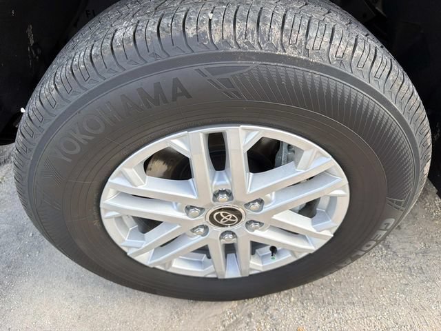 Used 2024 Toyota Tundra SR5 w/ SR5 Convenience Package AWD/4WD image 30
