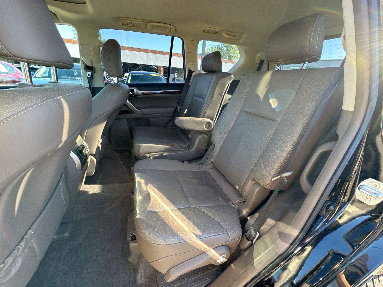 Used 2019 Lexus GX 460 Premium AWD/4WD image 15