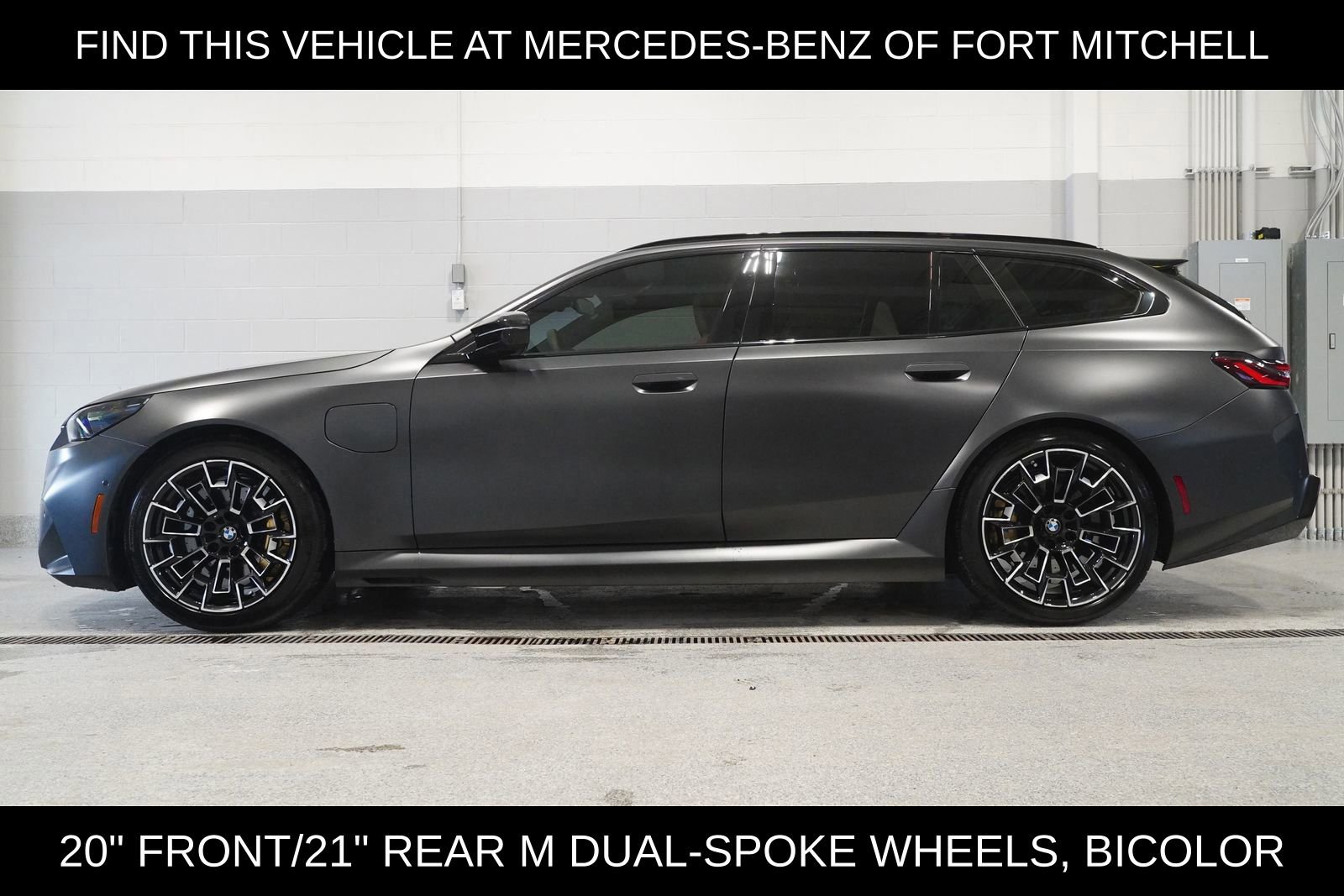 Used 2025 BMW M5 Touring w/ M Driver's Package image 3