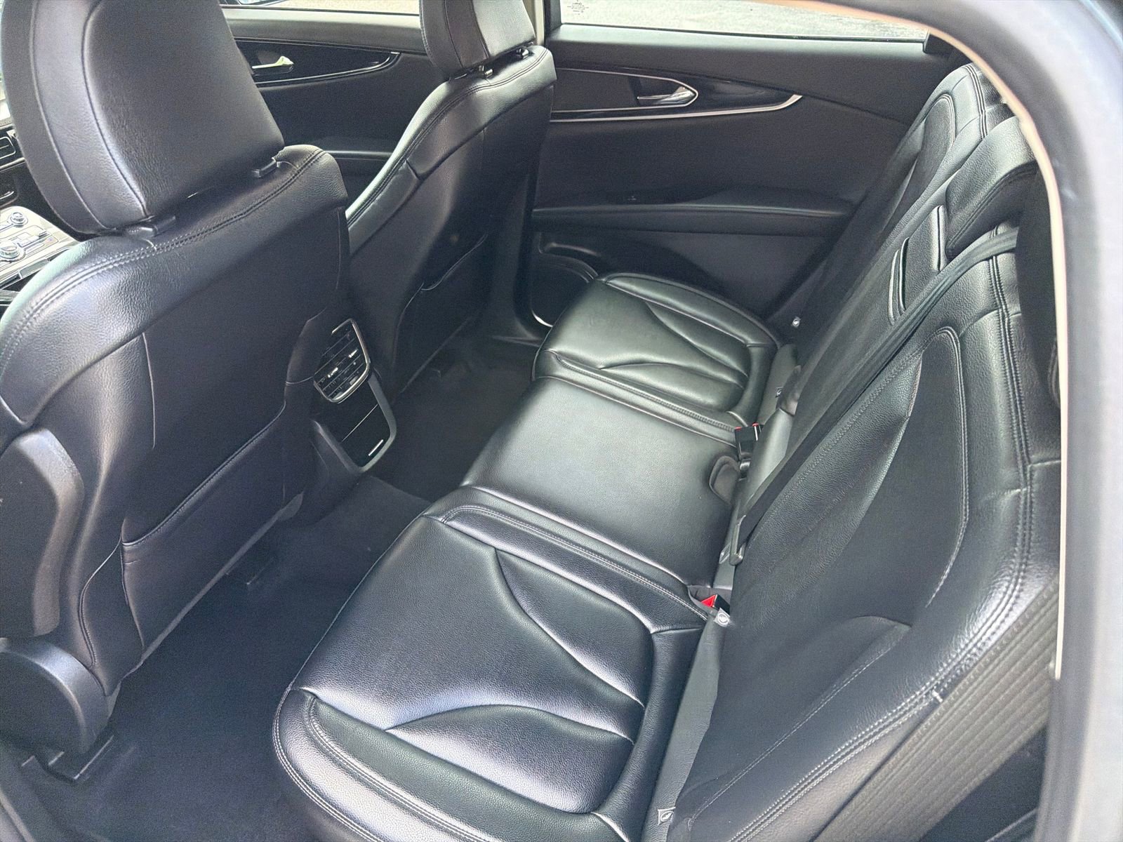Used 2022 Lincoln Nautilus FWD image 24
