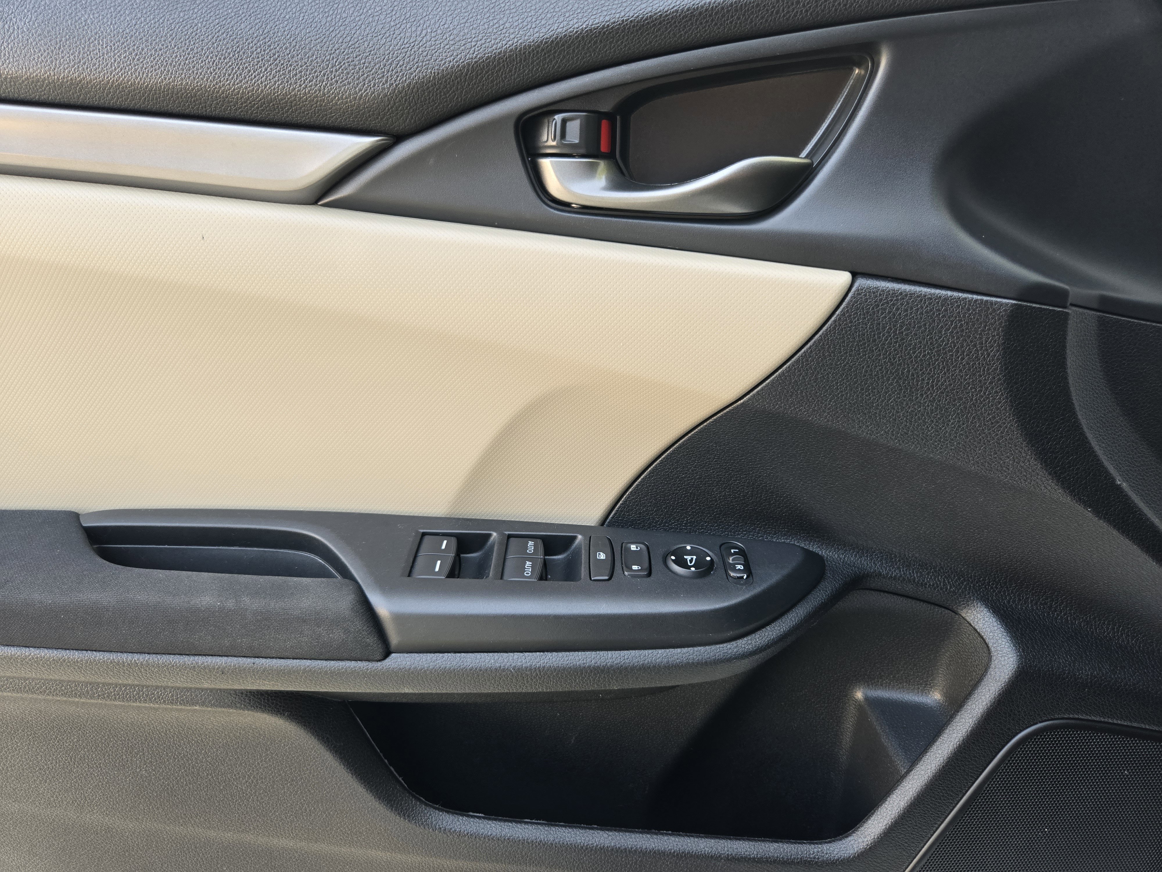 Used 2018 Honda Civic Sport image 15