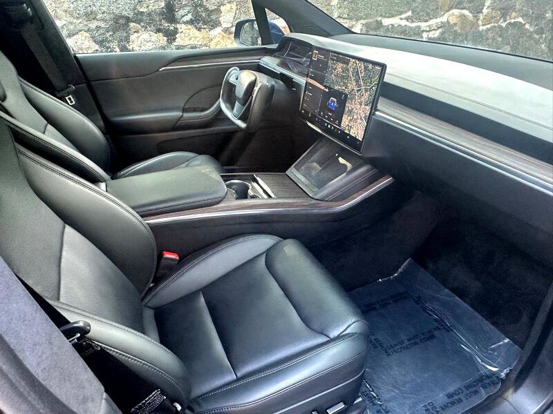 Used 2023 Tesla Model X image 22
