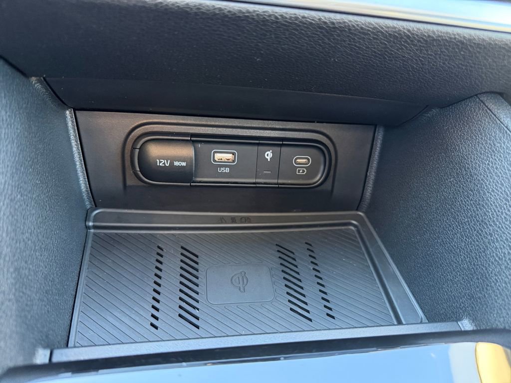 Used 2023 Kia Sportage EX image 18
