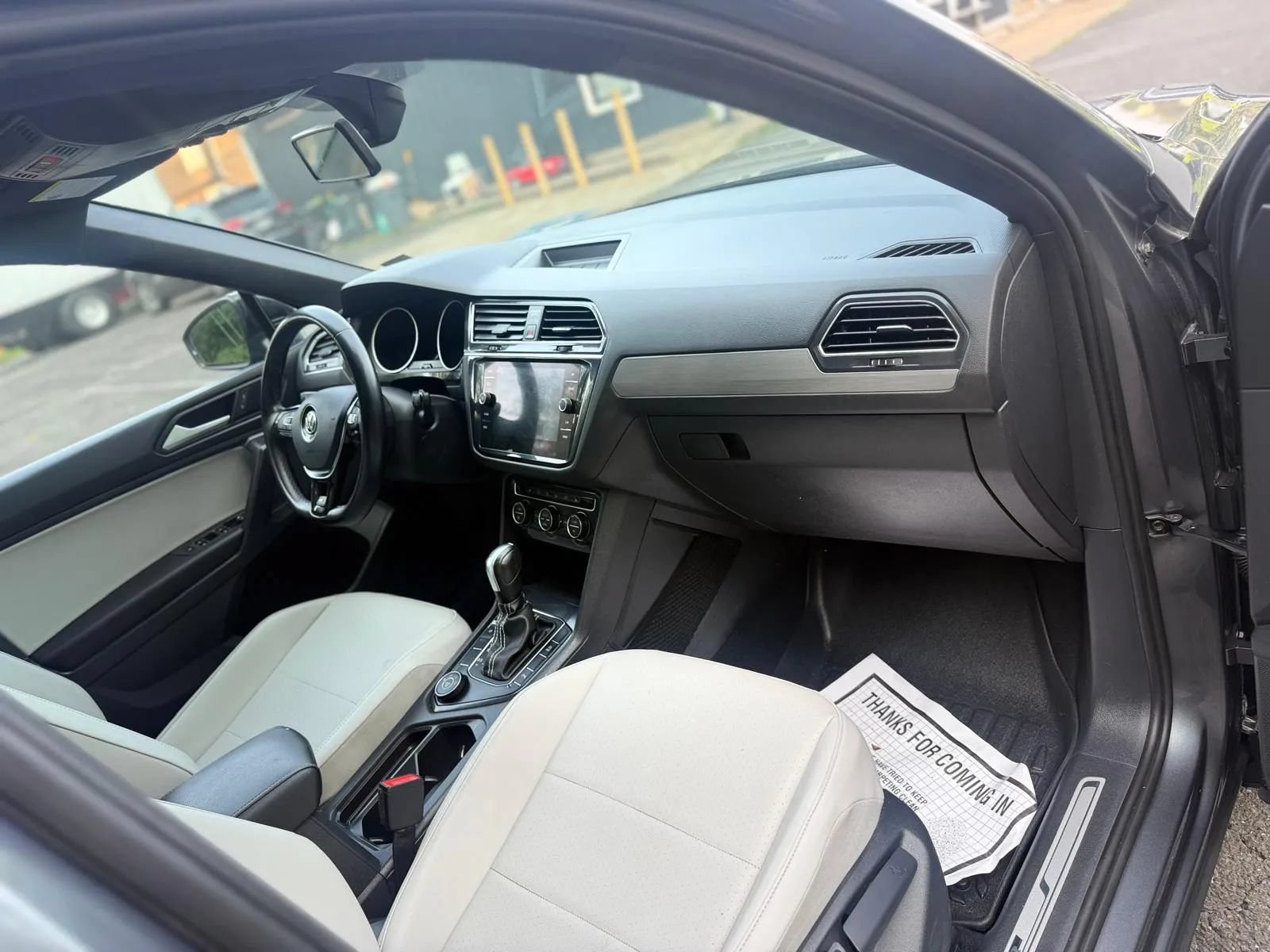 Used 2021 Volkswagen Tiguan SE R-Line w/ 3rd Row Seat Package AWD/4WD image 18