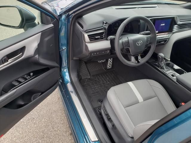 New 2026 Toyota Camry SE image 9