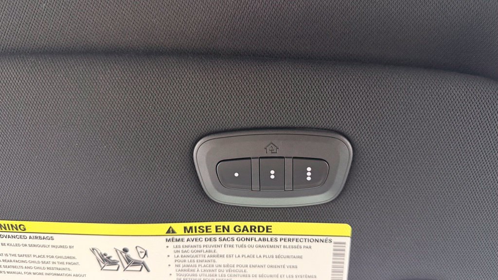 Used 2025 Chrysler Pacifica Limited w/ Trailer Tow Group AWD/4WD image 28