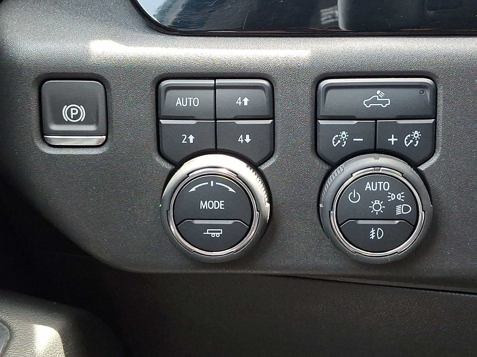 Used 2024 Chevrolet Silverado 1500 LT Trail Boss w/ Convenience Package II AWD/4WD image 26