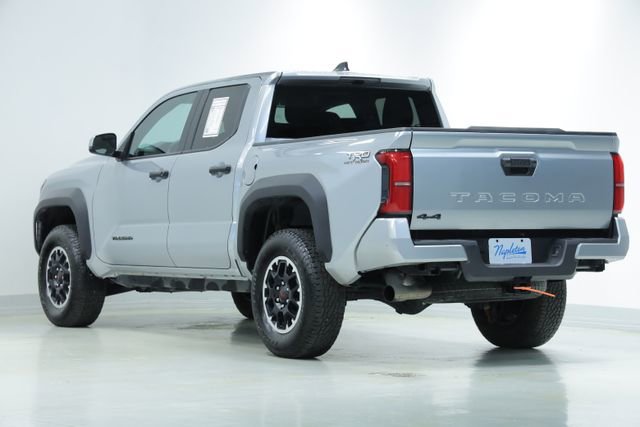 Used 2025 Toyota Tacoma TRD Off-Road AWD/4WD image 6