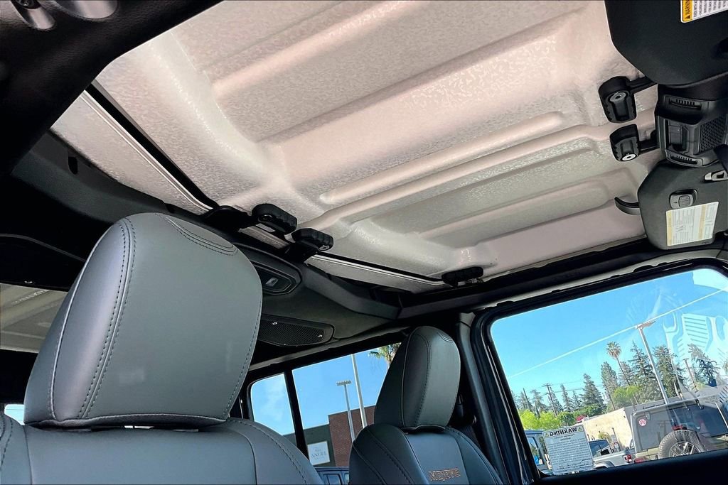 New 2026 Jeep Gladiator Mojave image 14