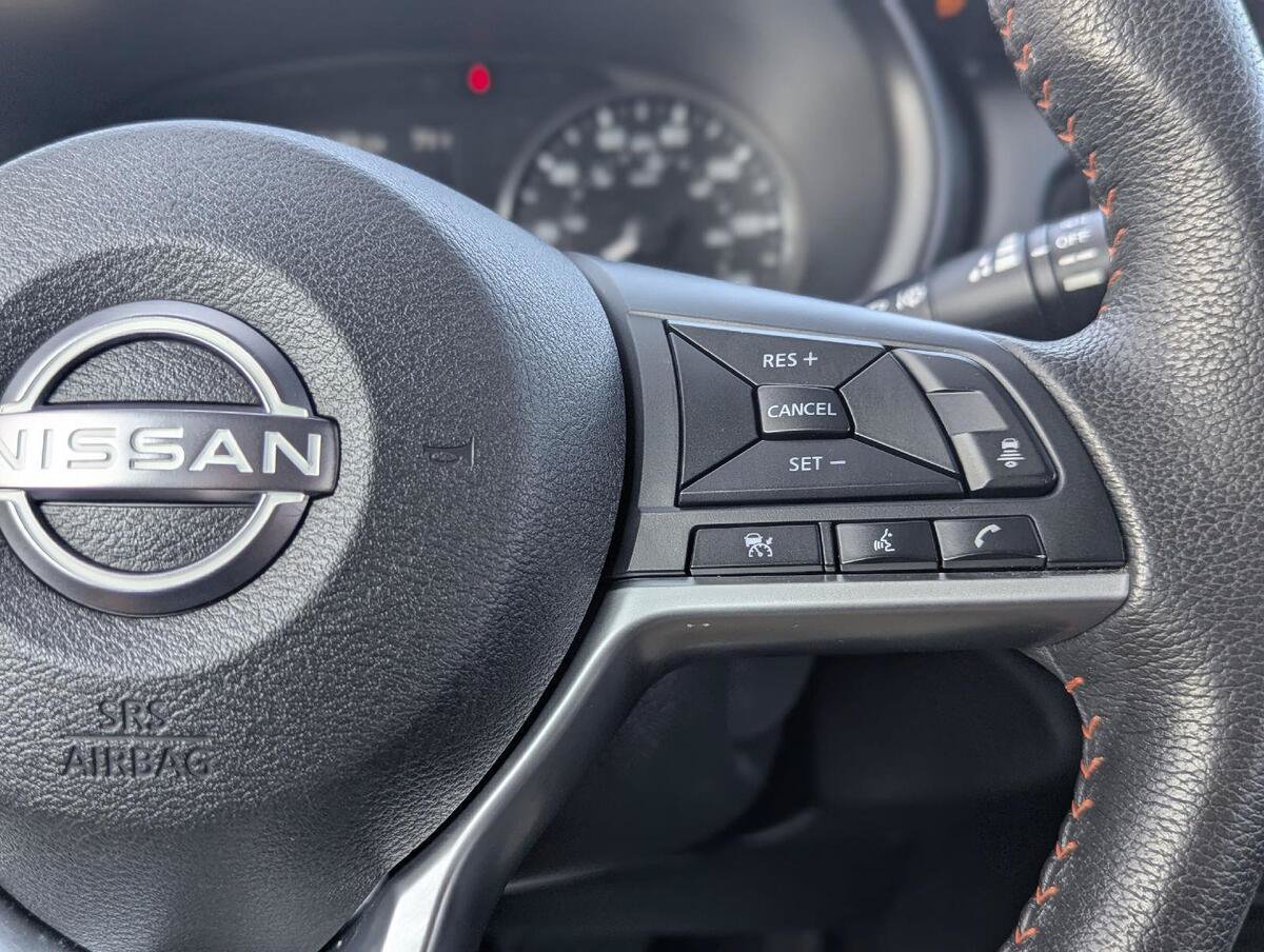 Used 2023 Nissan Kicks SR w/ Exterior Package FWD image 20