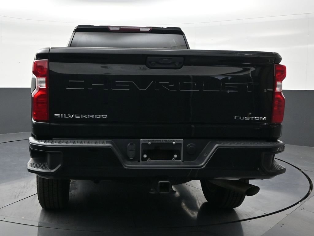 Used 2023 Chevrolet Silverado 2500 Custom w/ Custom Value Package image 4