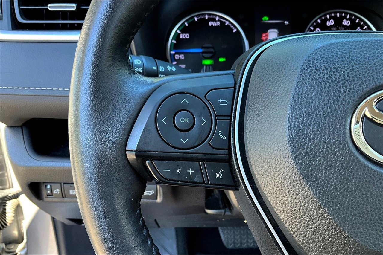 Used 2022 Toyota RAV4 XLE Premium image 10