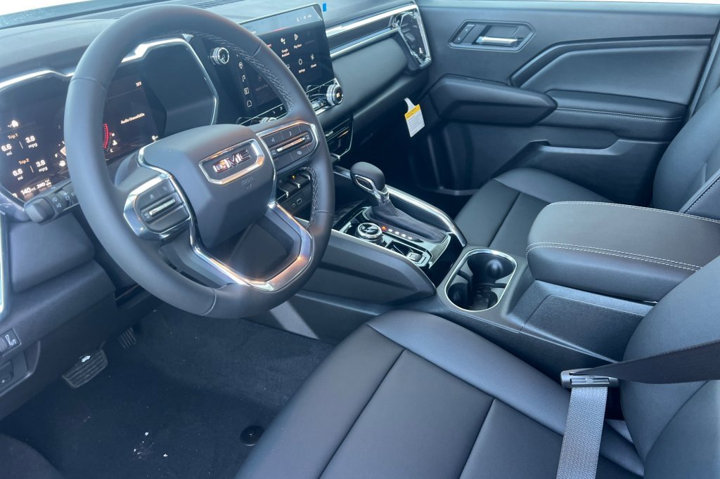 New 2026 GMC Canyon Elevation w/ Convenience Package image 7